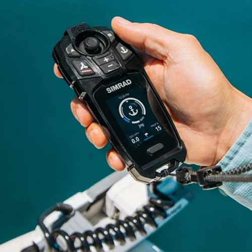 Caractéristiques de la Télécommande Simrad Freesteer pour moteur RECON